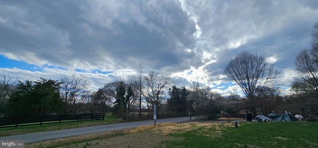 6 INDIAN POINT RD, Stafford, VA 22554