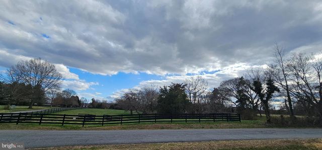 6 INDIAN POINT RD, Stafford, VA 22554