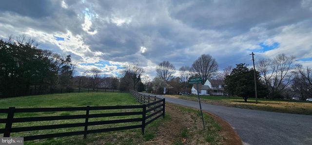 6 INDIAN POINT RD, Stafford, VA 22554