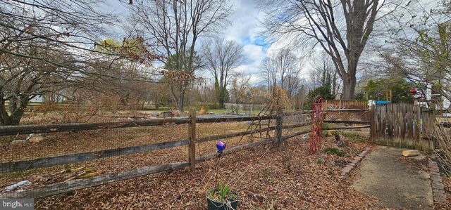 6 INDIAN POINT RD, Stafford, VA 22554