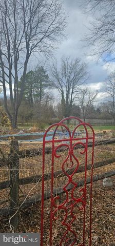 6 INDIAN POINT RD, Stafford, VA 22554