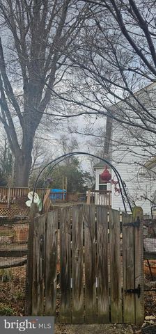 6 INDIAN POINT RD, Stafford, VA 22554