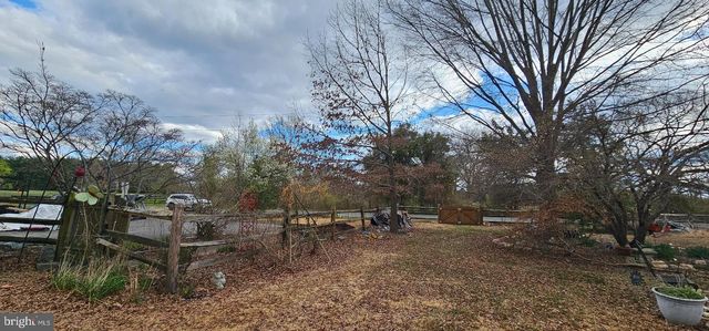 6 INDIAN POINT RD, Stafford, VA 22554