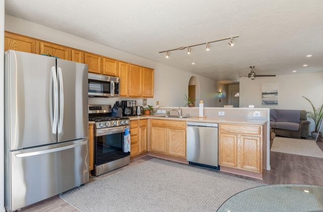 524 10th Avenue NE, Rio Rancho, NM 87144