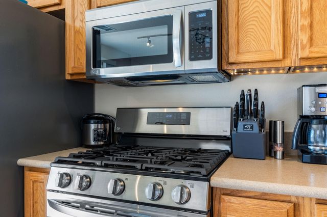 524 10th Avenue NE, Rio Rancho, NM 87144