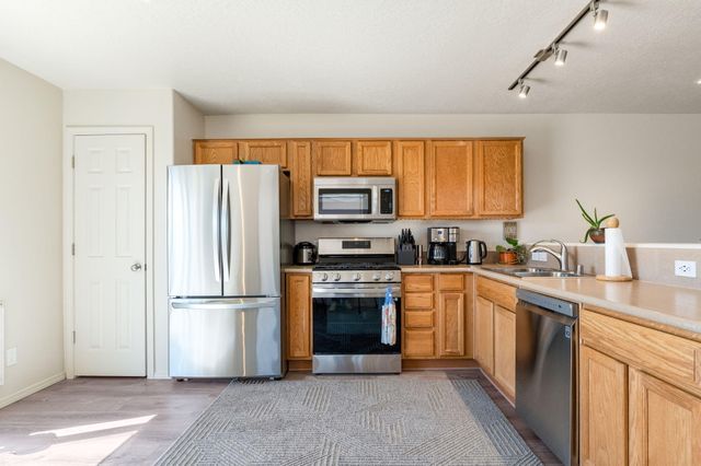 524 10th Avenue NE, Rio Rancho, NM 87144