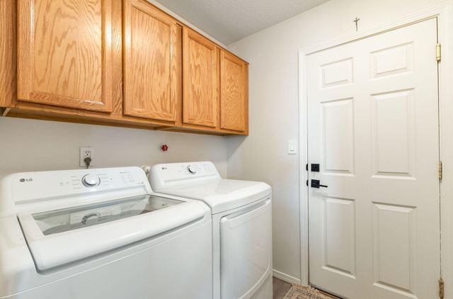 524 10th Avenue NE, Rio Rancho, NM 87144