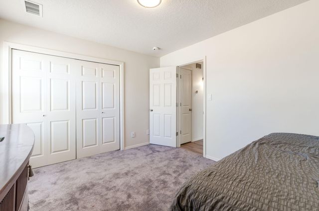 524 10th Avenue NE, Rio Rancho, NM 87144