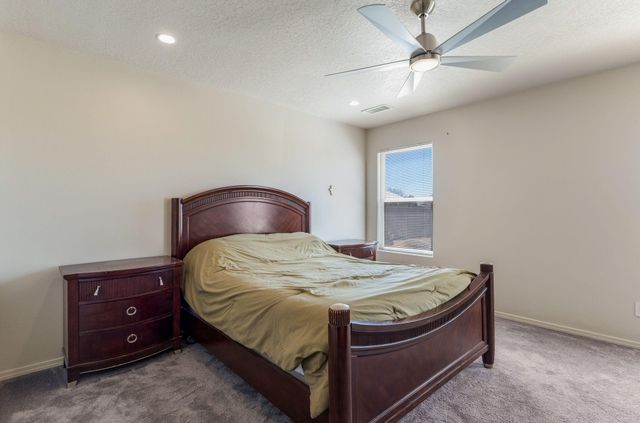 524 10th Avenue NE, Rio Rancho, NM 87144