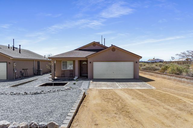 524 10th Avenue NE, Rio Rancho, NM 87144