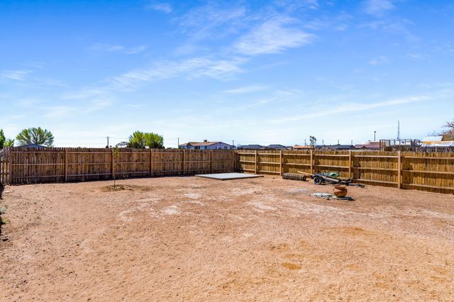524 10th Avenue NE, Rio Rancho, NM 87144