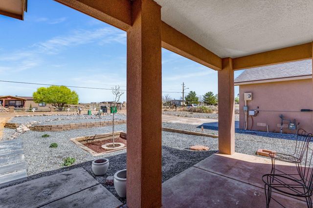 524 10th Avenue NE, Rio Rancho, NM 87144