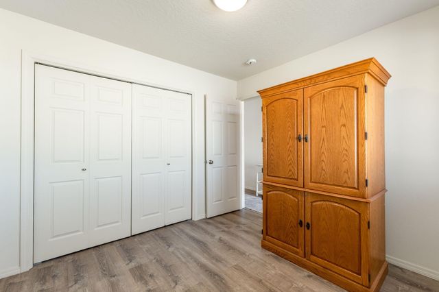 524 10th Avenue NE, Rio Rancho, NM 87144