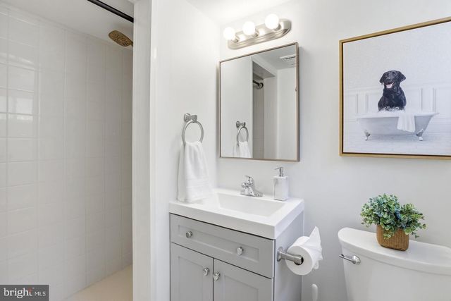 6824 FELIX ST, Mclean, VA 22101