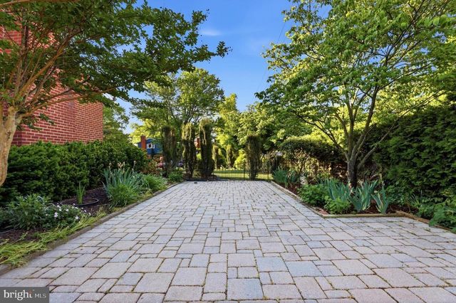 6824 FELIX ST, Mclean, VA 22101