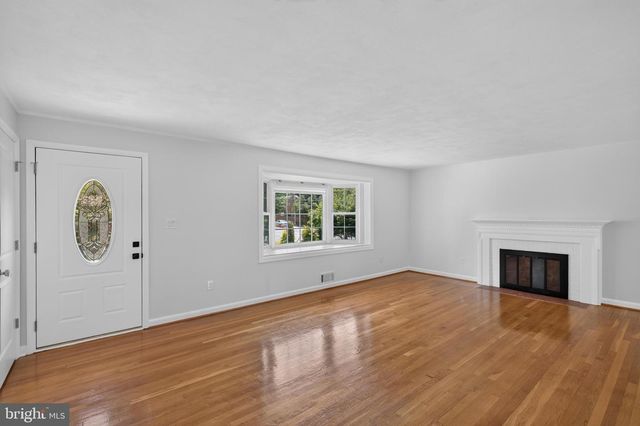 6824 FELIX ST, Mclean, VA 22101