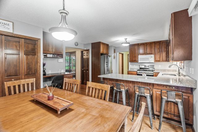 1415 Kingswood Ponds Road, Eagan, MN 55122