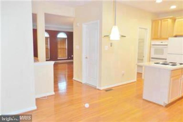 13599 FLYING SQUIRREL DR, Herndon, VA 20171
