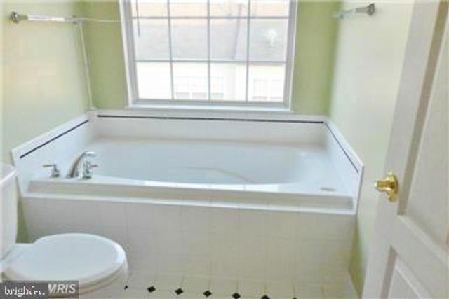 13599 FLYING SQUIRREL DR, Herndon, VA 20171