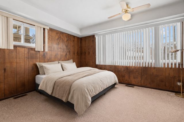 6247 N NEENAH Street, Chicago, IL 60631