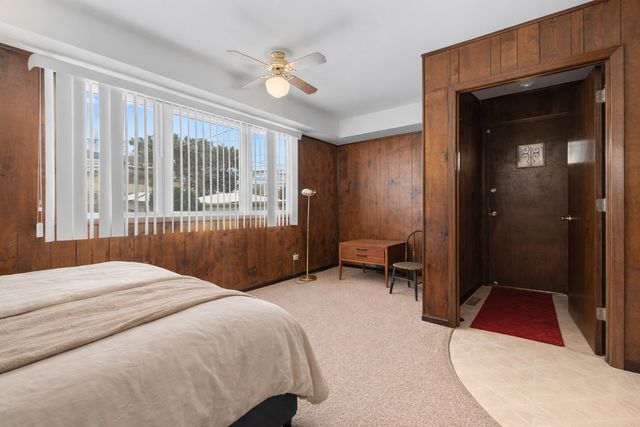 6247 N NEENAH Street, Chicago, IL 60631