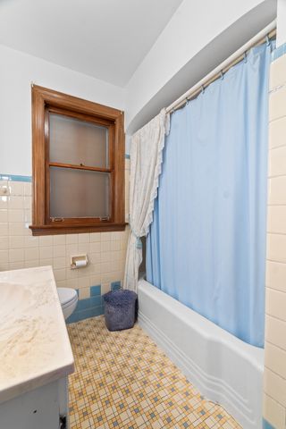 6247 N NEENAH Street, Chicago, IL 60631