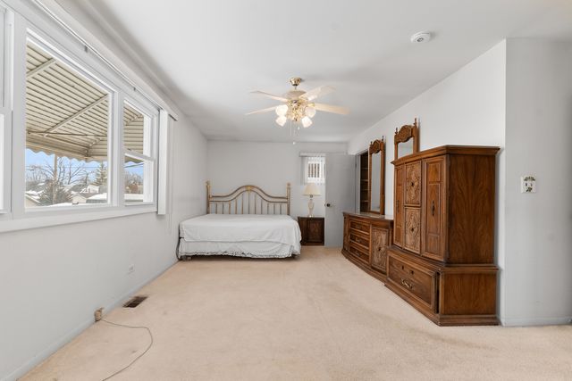 6247 N NEENAH Street, Chicago, IL 60631