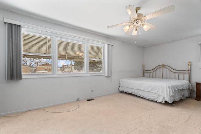 6247 N NEENAH Street, Chicago, IL 60631