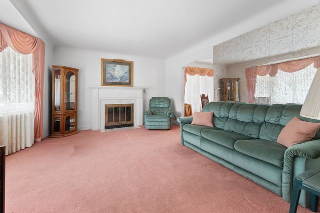 6247 N NEENAH Street, Chicago, IL 60631