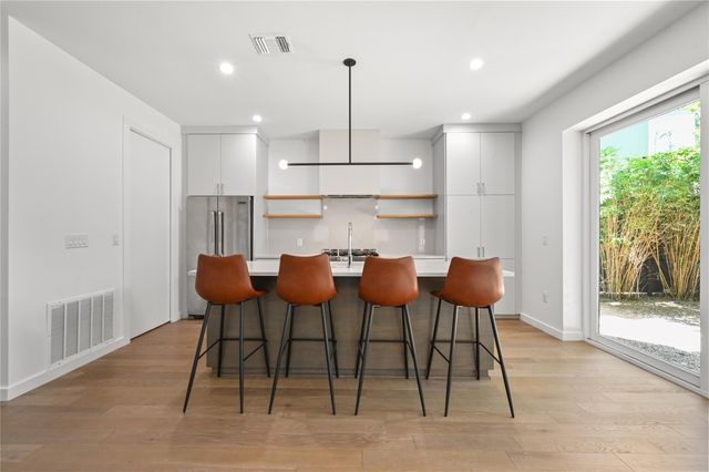 3004 Fontana DR, Austin, TX 78704