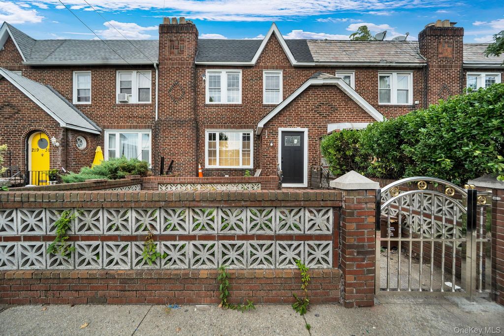 21933 Edgewood Avenue, Laurelton, NY 11413 — photo 2