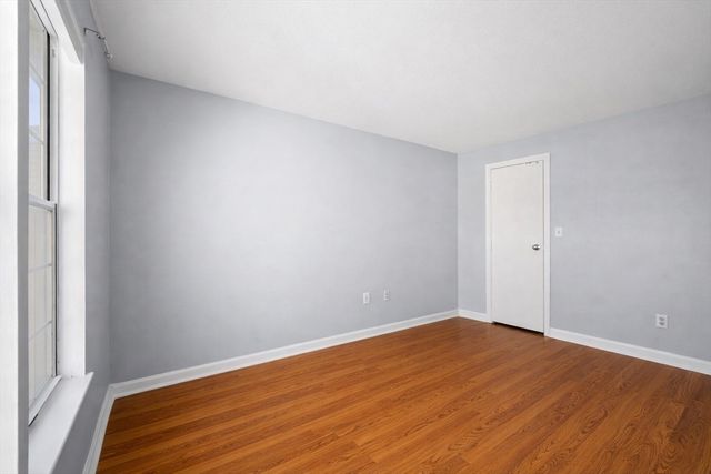 5 Thoreau Court 21, Natick, MA 01760