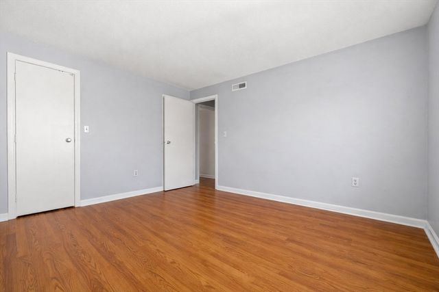 5 Thoreau Court 21, Natick, MA 01760