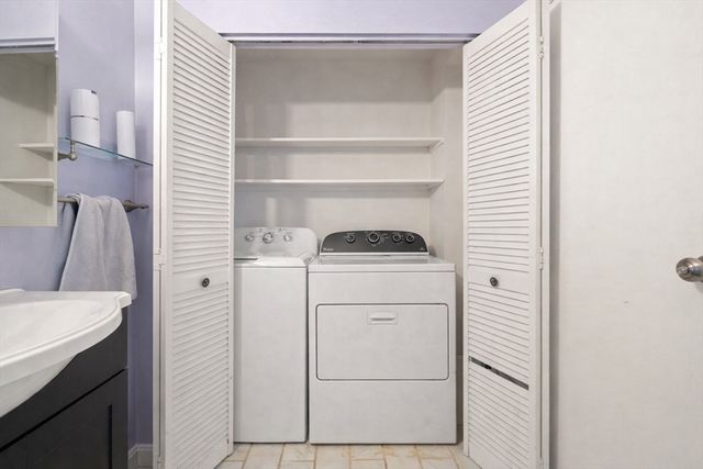 5 Thoreau Court 21, Natick, MA 01760