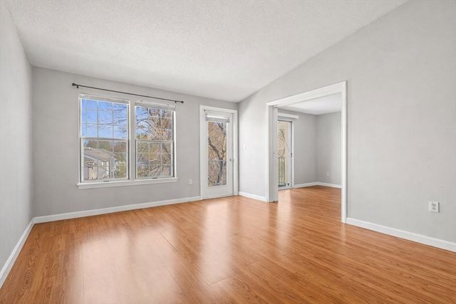 5 Thoreau Court 21, Natick, MA 01760