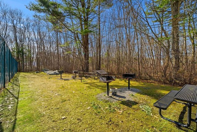 5 Thoreau Court 21, Natick, MA 01760