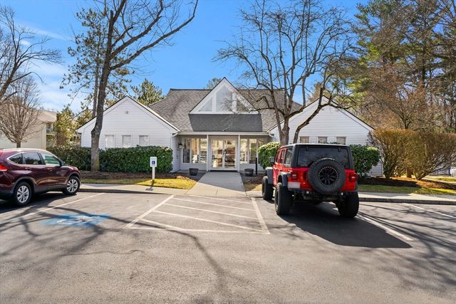 5 Thoreau Court 21, Natick, MA 01760