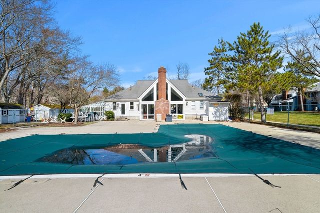 5 Thoreau Court 21, Natick, MA 01760