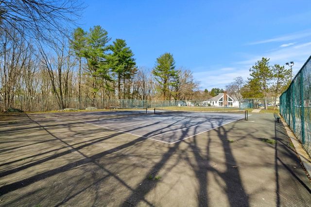 5 Thoreau Court 21, Natick, MA 01760