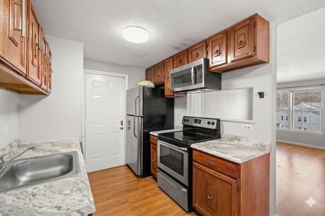 5 Thoreau Court 21, Natick, MA 01760