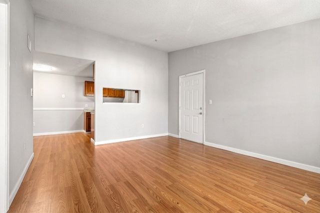 5 Thoreau Court 21, Natick, MA 01760