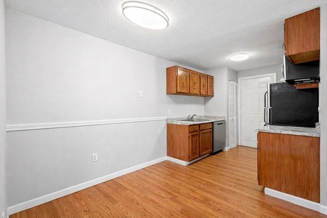 5 Thoreau Court 21, Natick, MA 01760