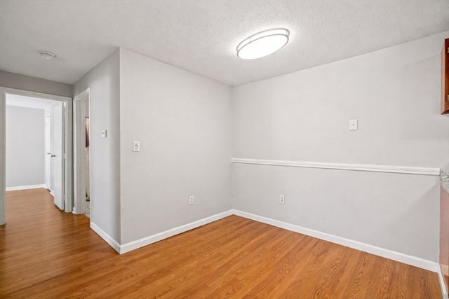 5 Thoreau Court 21, Natick, MA 01760