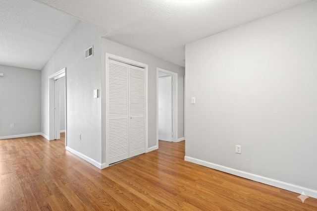 5 Thoreau Court 21, Natick, MA 01760