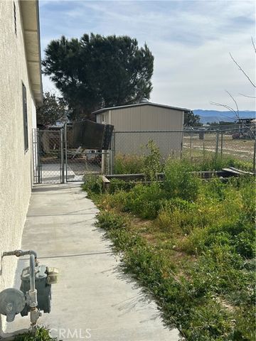 8915 3rd Avenue, Hesperia, CA 92345