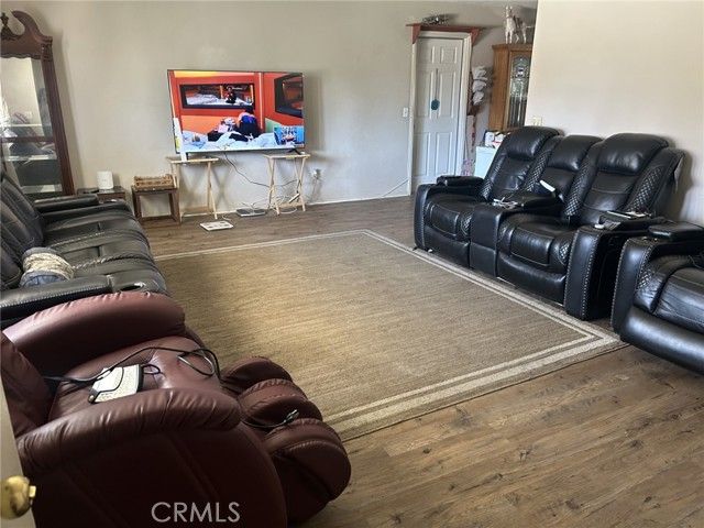 8915 3rd Avenue, Hesperia, CA 92345