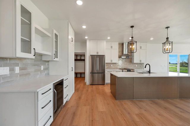 137 BECKERAE COURT, Wrightstown, WI 54180