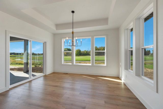 137 BECKERAE COURT, Wrightstown, WI 54180