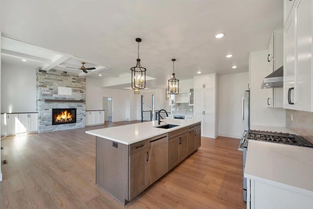 137 BECKERAE COURT, Wrightstown, WI 54180