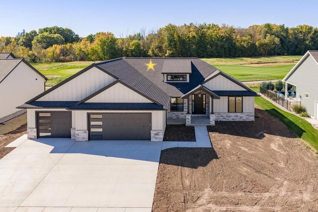 137 BECKERAE COURT, Wrightstown, WI 54180